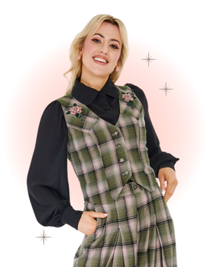 Veste sans manche carreaux rose et verte avec broderie de roses