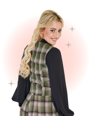 Veste sans manche carreaux rose et verte avec broderie de roses